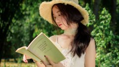 高清忧郁气质长裙女生图片壁纸
